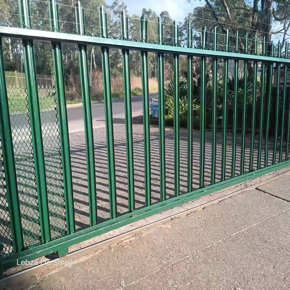 Residential fencing project